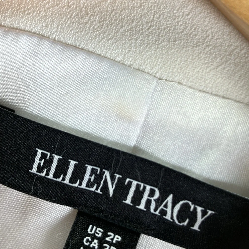 Ellen Tracy Women's Elegant Cream Blazer